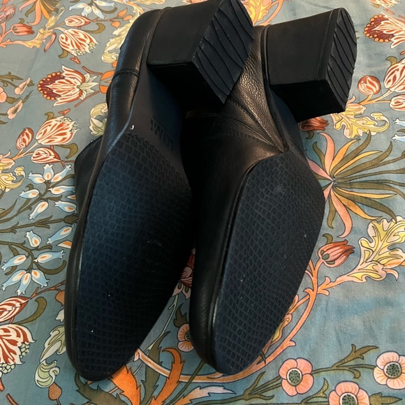 Stuart Weitzman Leather Booties - Picture 6 of 9